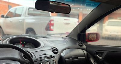 Toyota Vitz miniatura 7
