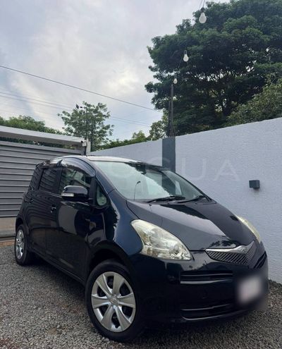 Toyota Ractis miniatura 3