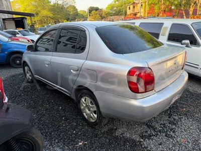 Toyota Platz miniatura 3