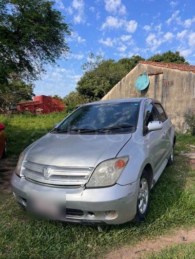 Toyota Ist miniatura 2