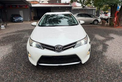 Toyota Auris miniatura 2