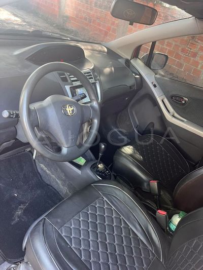 Toyota Vitz miniatura 8
