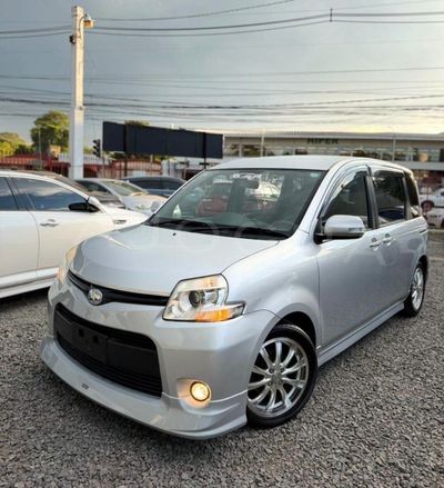 Toyota Sienta thumbnail 1