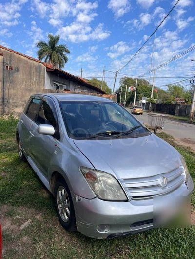 Toyota Ist 2003