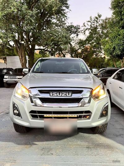 Isuzu D-MAX miniatura 10