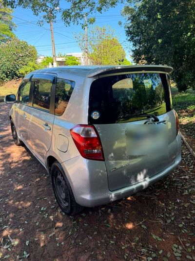 Toyota Ractis miniatura 6