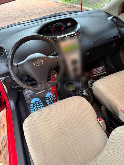 Toyota Vitz miniatura 13
