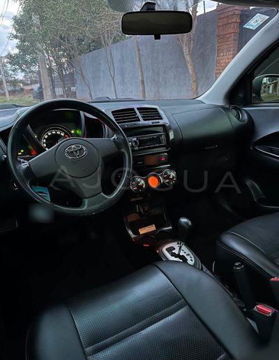 Toyota Ist miniatura 9