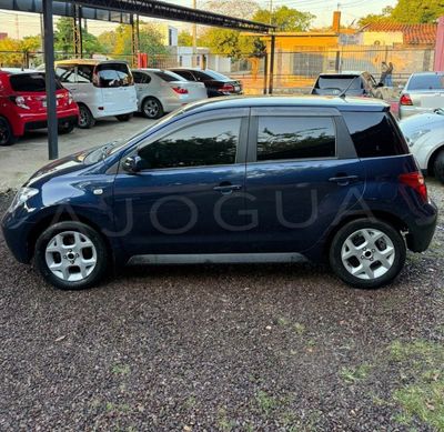 Toyota Ist miniatura 5