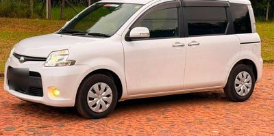 Toyota Sienta miniatura 4
