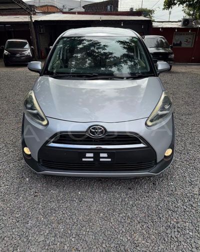 Toyota Sienta 2016