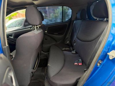Toyota Vitz miniatura 8