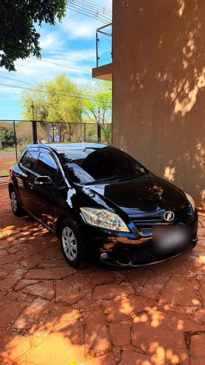 Toyota Auris miniatura 2