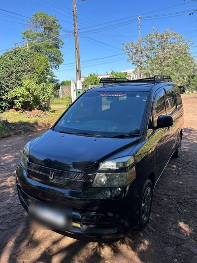 Toyota Voxy miniatura 2