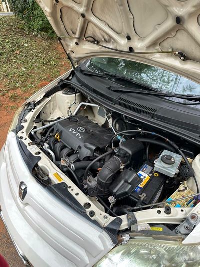 Toyota Ist miniatura 6