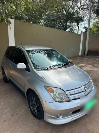 Toyota Ist miniatura 2