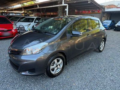 Toyota Vitz miniatura 2