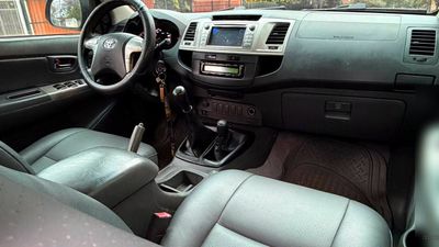 Toyota Hilux miniatura 9