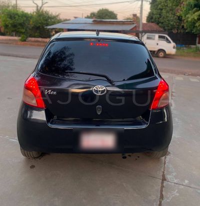 Toyota Vitz miniatura 8