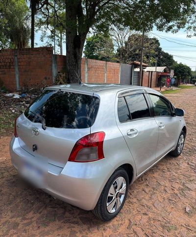 Toyota Vitz miniatura 5