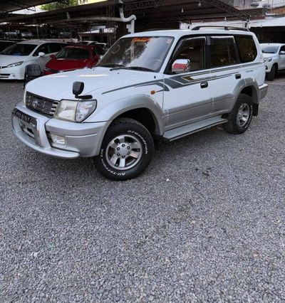 Toyota Land Cruiser Prado miniatura 2