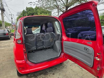 Toyota FunCargo miniatura 12
