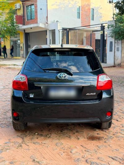 Toyota Auris miniatura 6