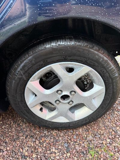 Toyota Ist miniatura 7