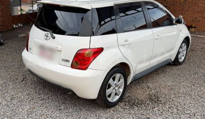 Toyota Ist miniatura 6