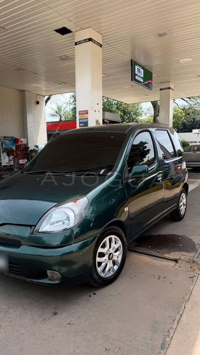 Toyota FunCargo miniatura 4