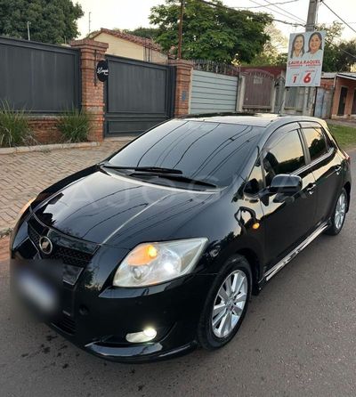 Toyota Auris miniatura 4