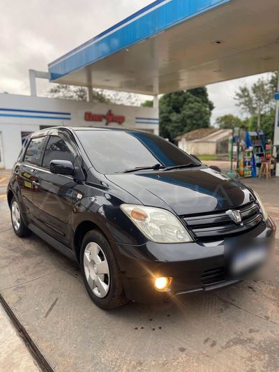 Toyota Ist miniatura 2