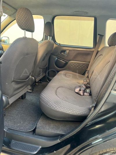 Toyota FunCargo miniatura 8