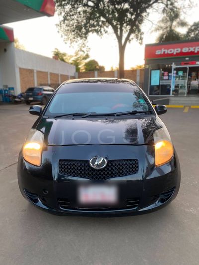 Toyota Vitz thumbnail 1