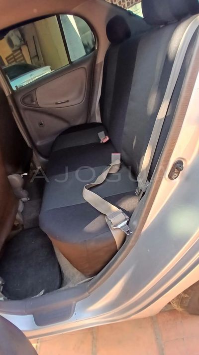 Toyota Platz miniatura 6