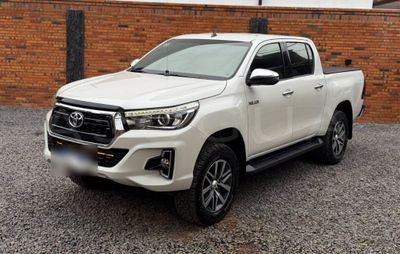 Toyota Hilux thumbnail 1