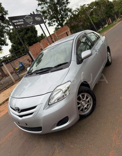 Toyota Belta miniatura 2