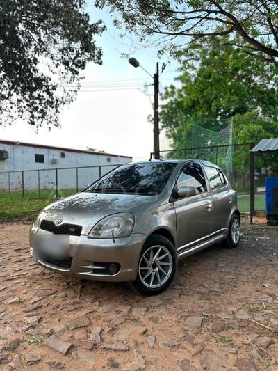 Toyota Vitz miniatura 2