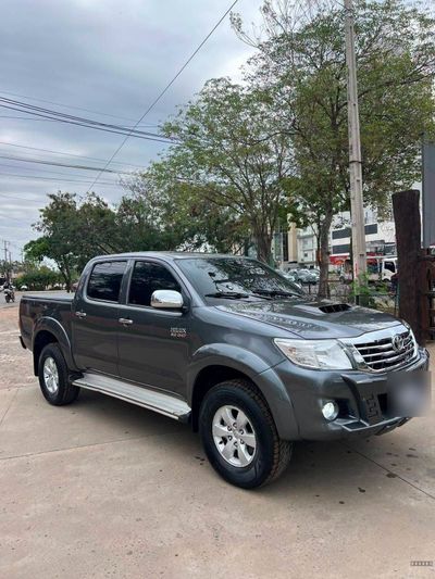 Toyota Hilux miniatura 2