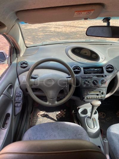 Toyota Vitz miniatura 6