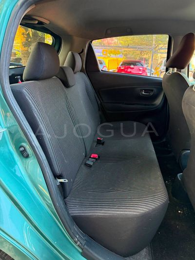 Toyota Vitz miniatura 4