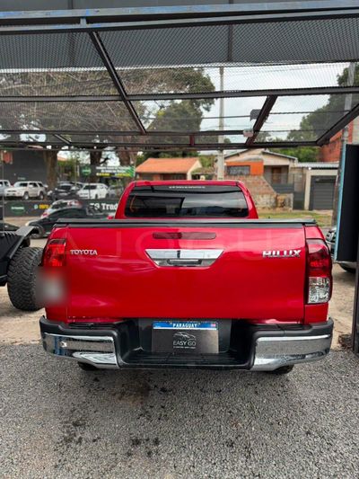 Toyota Hilux miniatura 3