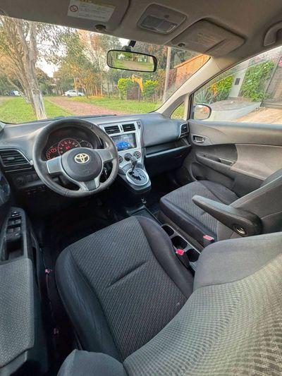 Toyota Ractis miniatura 8