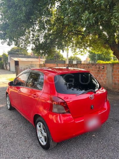 Toyota Vitz miniatura 6