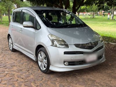 Toyota Ractis miniatura 2