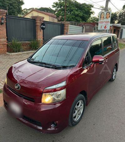 Toyota Voxy 2008