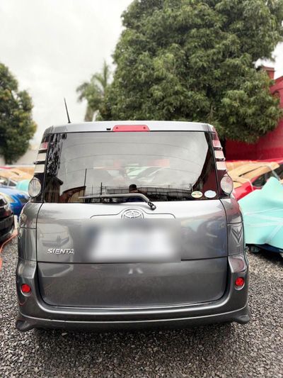 Toyota Sienta miniatura 5
