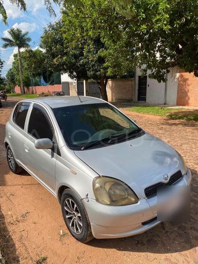 Toyota Vitz miniatura 2