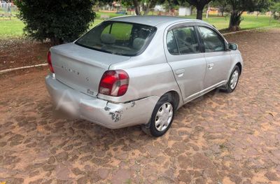 Toyota Platz miniatura 4