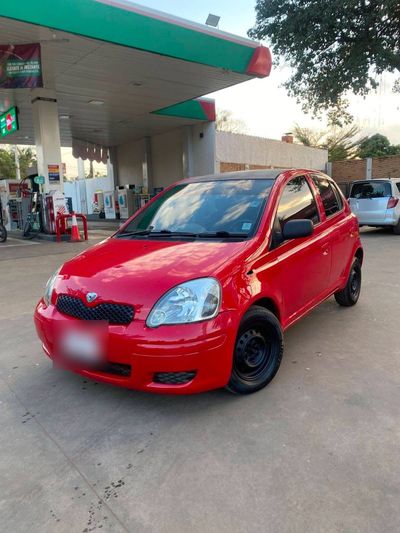 Toyota Vitz miniatura 3